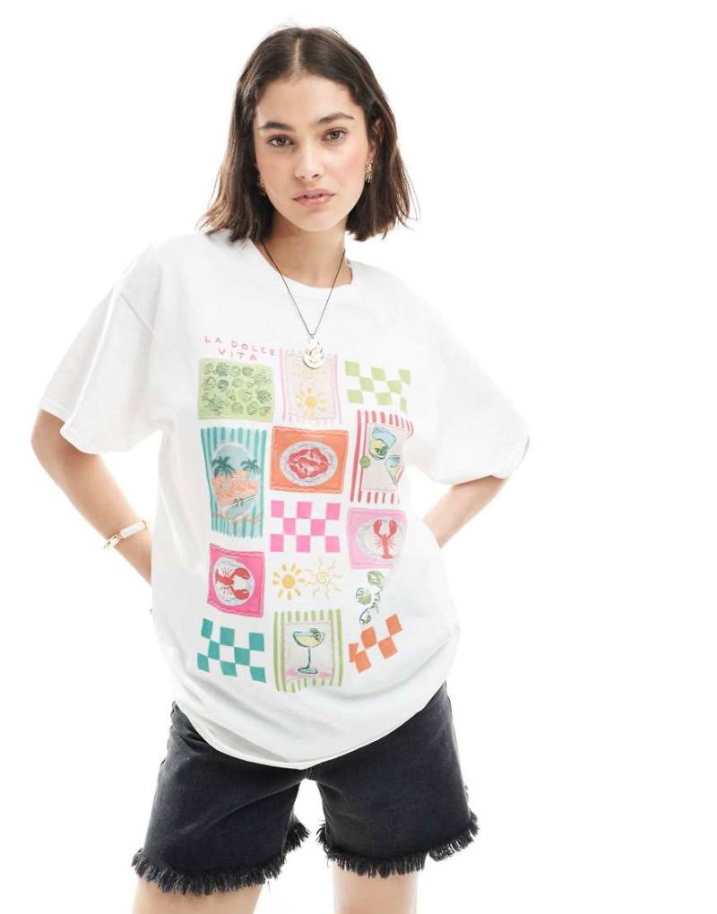 Miss Selfridge - T-Shirt in Weiß mit sommerlichen Postkarten-Grafikprint vorne von Miss Selfridge