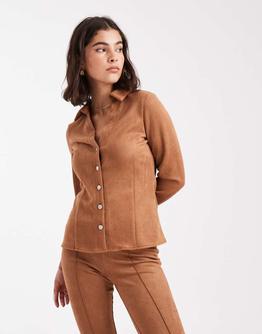 Miss Selfridge - Tailliertes Hemd aus Wildlederimitat-Brown von Miss Selfridge