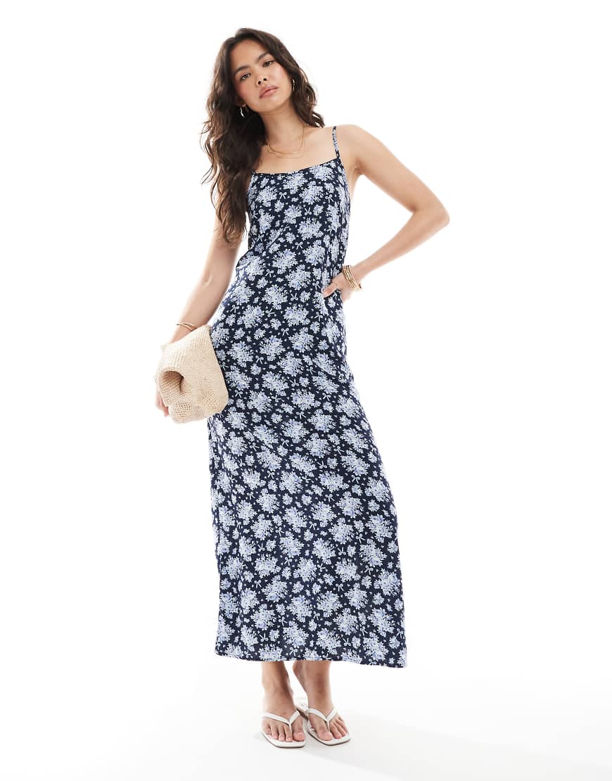 Miss Selfridge - Träger-Maxikleid in Blau mit Schleifenmuster und U-Boot-Ausschnitt-Bunt von Miss Selfridge