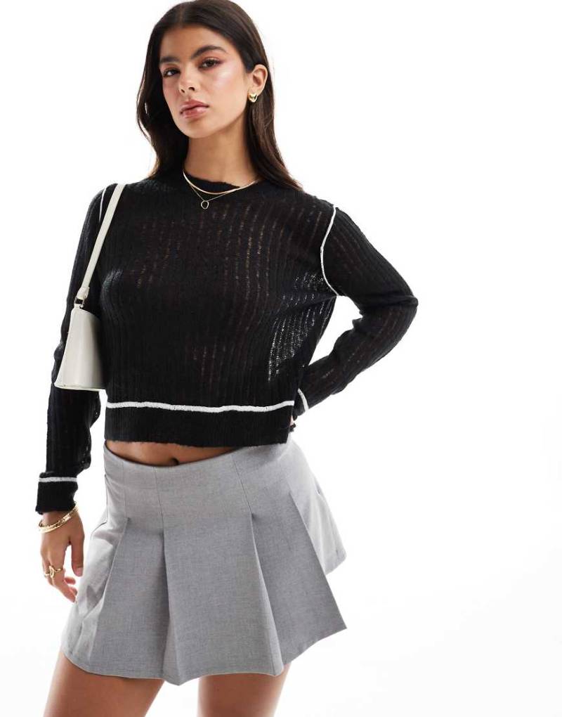 Miss Selfridge - Transparenter Strickpullover in Schwarz mit Kontrastdetails von Miss Selfridge
