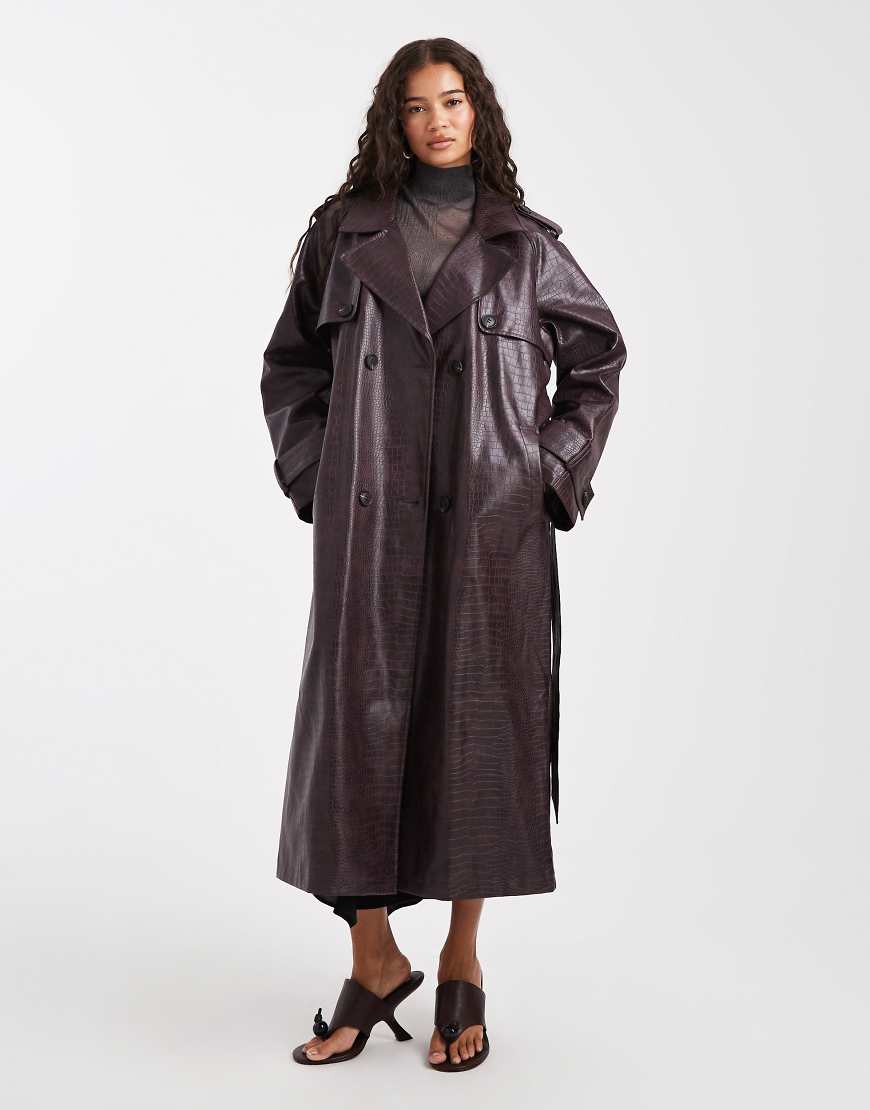 Miss Selfridge - Trenchcoat aus Kunstleder in Pflaume mit Crackle-Optik-Lila von Miss Selfridge