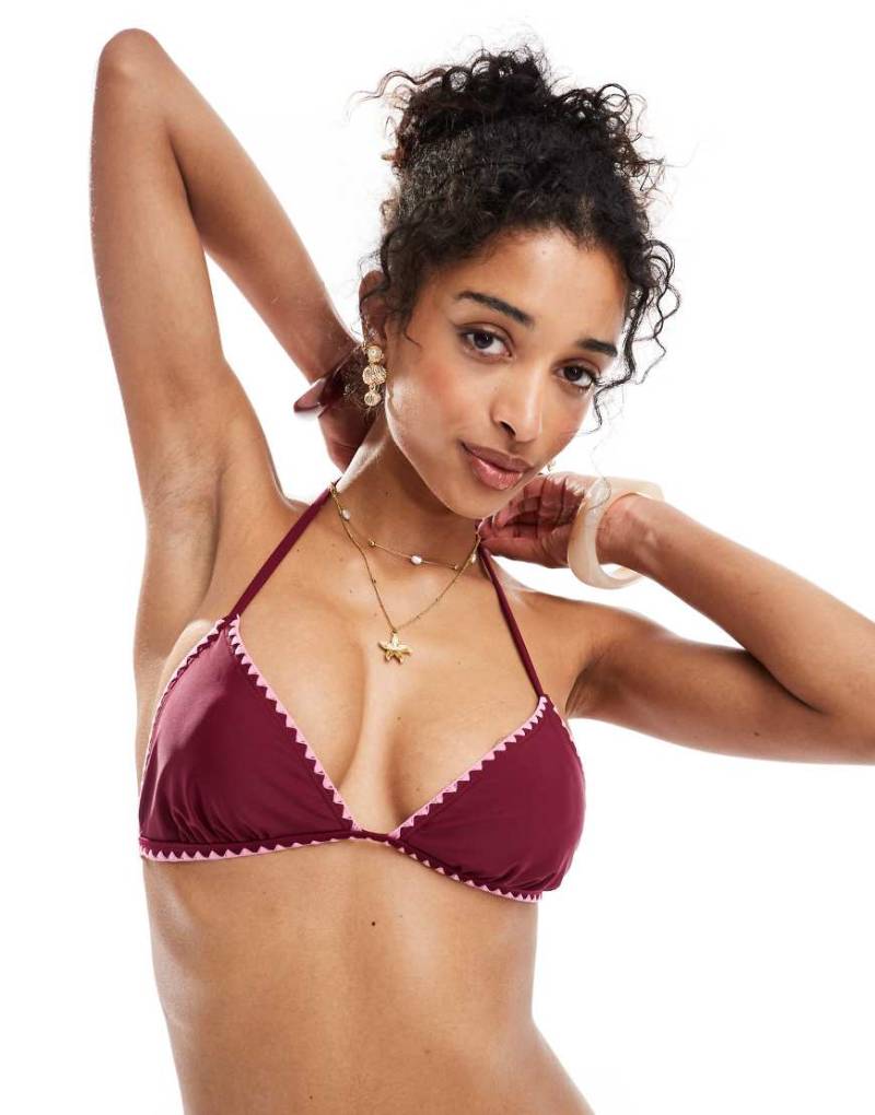 Miss Selfridge - Triangel-Bikinioberteil in Burgunderrot mit rosa Languettenstich von Miss Selfridge