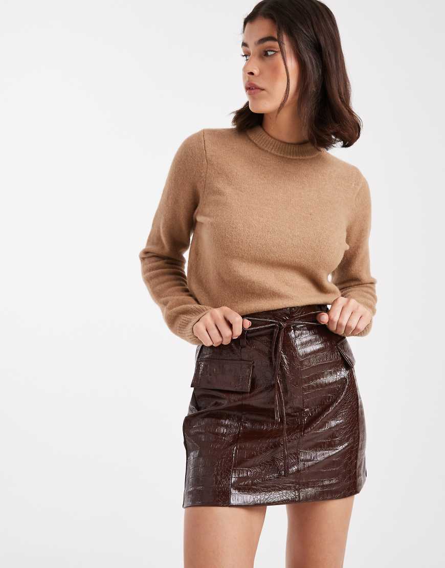 Miss Selfridge - Utility-Minirock mit Kroko-Struktur-Brown von Miss Selfridge