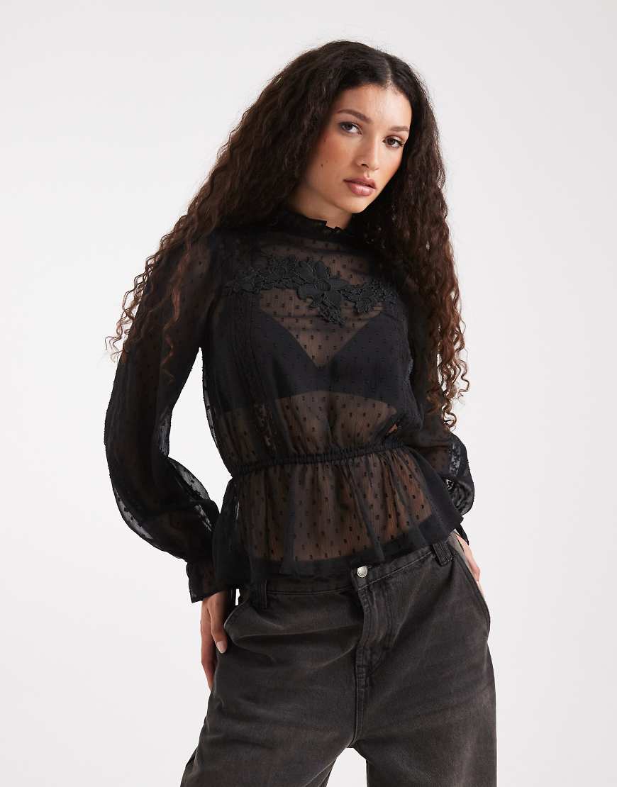 Miss Selfridge - Victoriana - Bestickte Bluse aus Chiffon in Schwarz von Miss Selfridge