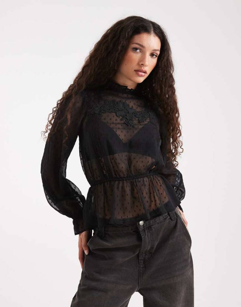 Miss Selfridge - Victoriana - Bestickte Bluse aus Chiffon in Schwarz von Miss Selfridge