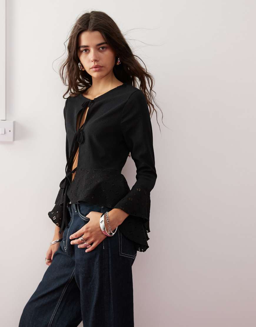Miss Selfridge - Vorne gebundenes Oberteil mit ausgestellten Ärmeln-Schwarz von Miss Selfridge