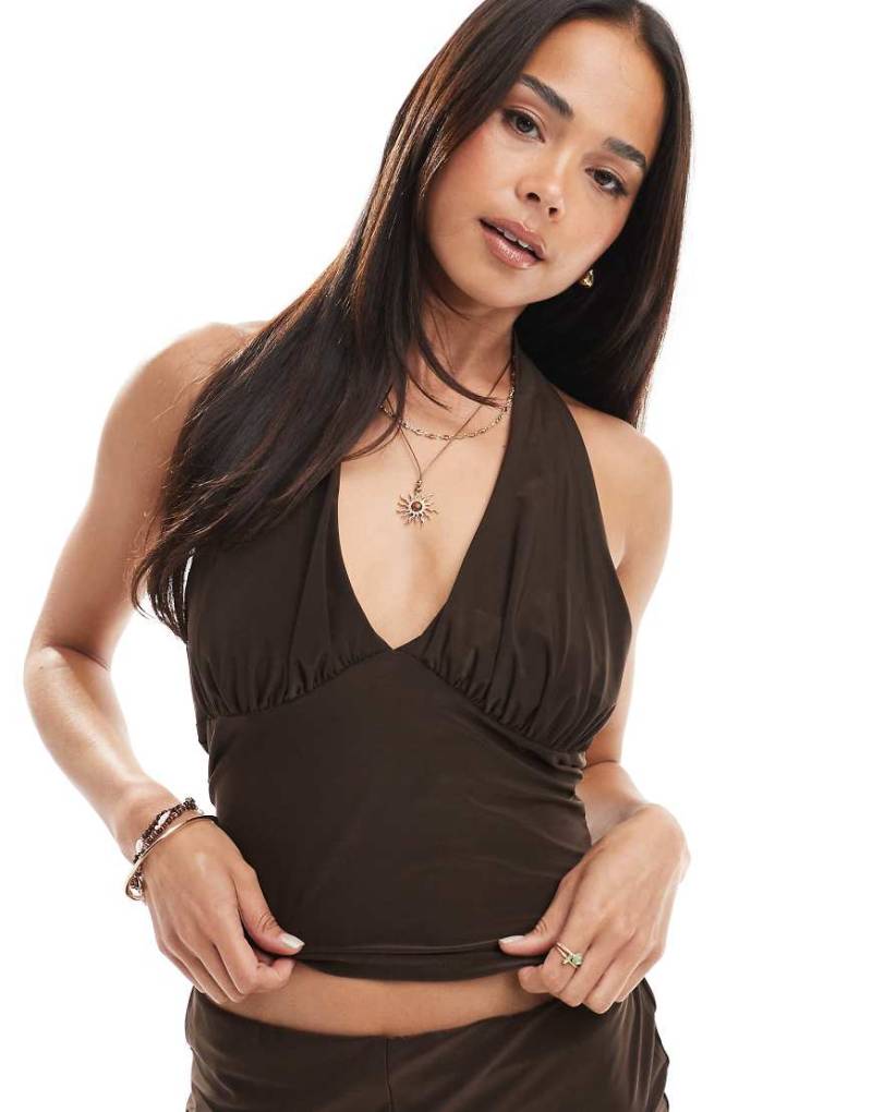 Miss Selfridge - Weiches Neckholder-Oberteil-Braun von Miss Selfridge