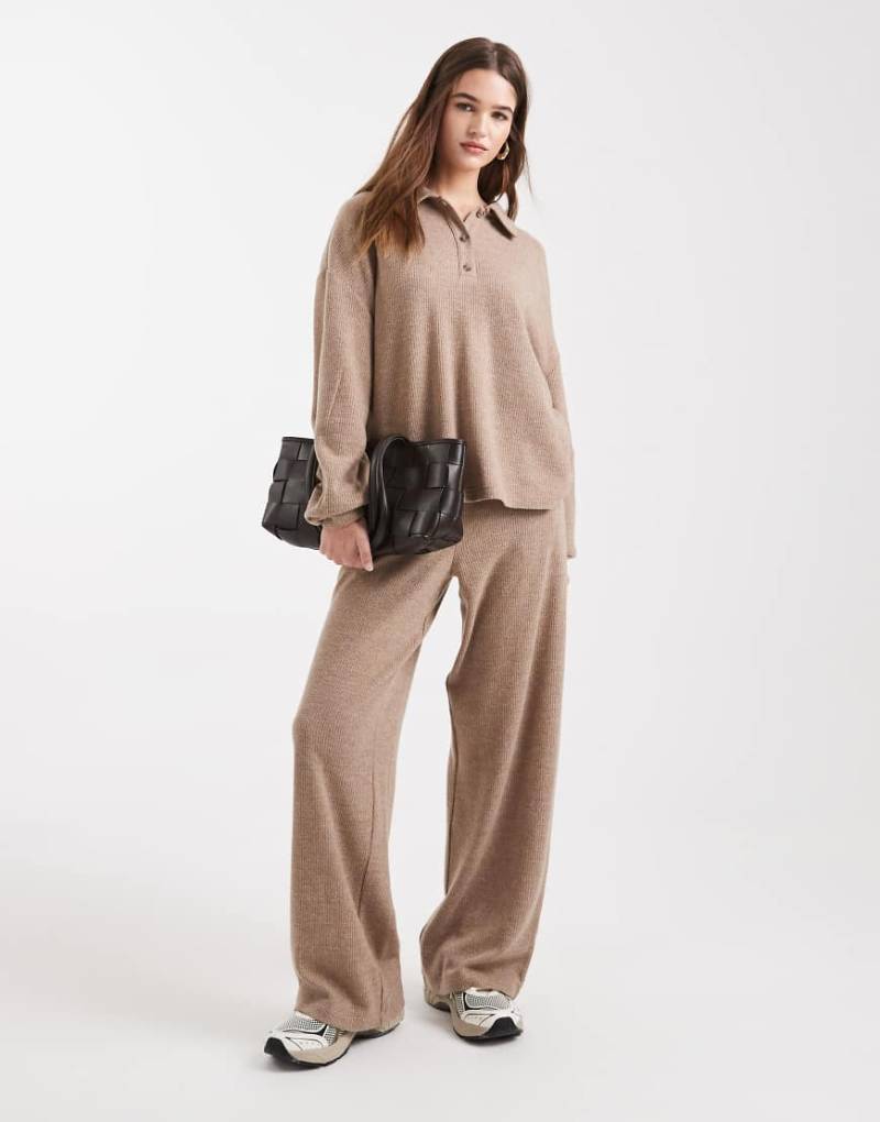 Miss Selfridge - Weit geschnittene Hose aus angerautem Jersey in Kamelbraun, Kombiteil-Neutral von Miss Selfridge