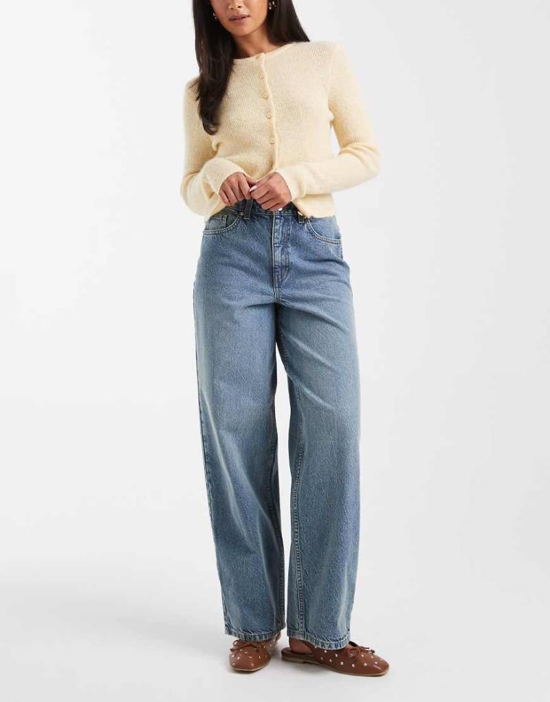 Miss Selfridge - Weite Jeans in Dirty-Waschung-Blau von Miss Selfridge