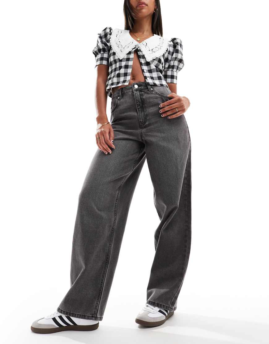 Miss Selfridge - Weite Jeans in grauer Waschung von Miss Selfridge