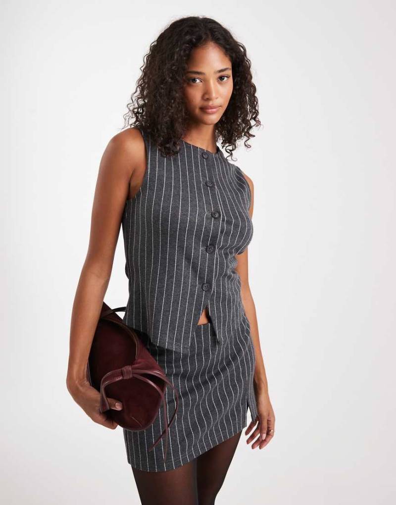 Miss Selfridge - Weste aus Jersey mit Nadelstreifen, Kombiteil-Grau von Miss Selfridge