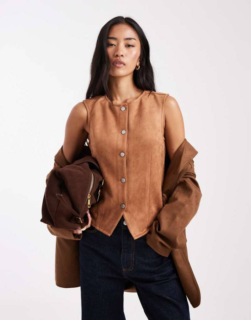 Miss Selfridge - Weste in Wildlederoptik-Brown von Miss Selfridge