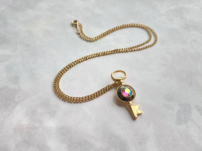 Vintage "Unlock Your Future' 1998 - 1999 Abschluss Schlüssel Anhänger Halskette Vintage "Unlock Your Future' 1998 - 1999 Abschluss Schlüssel Anhänger Halskette von MissAnnaLeighJewelry