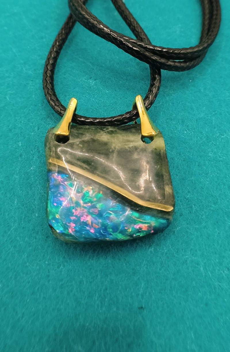 Serpentin Anhänger „Blue Lagoon" Mit Blauem Artopal von MissArtOpal