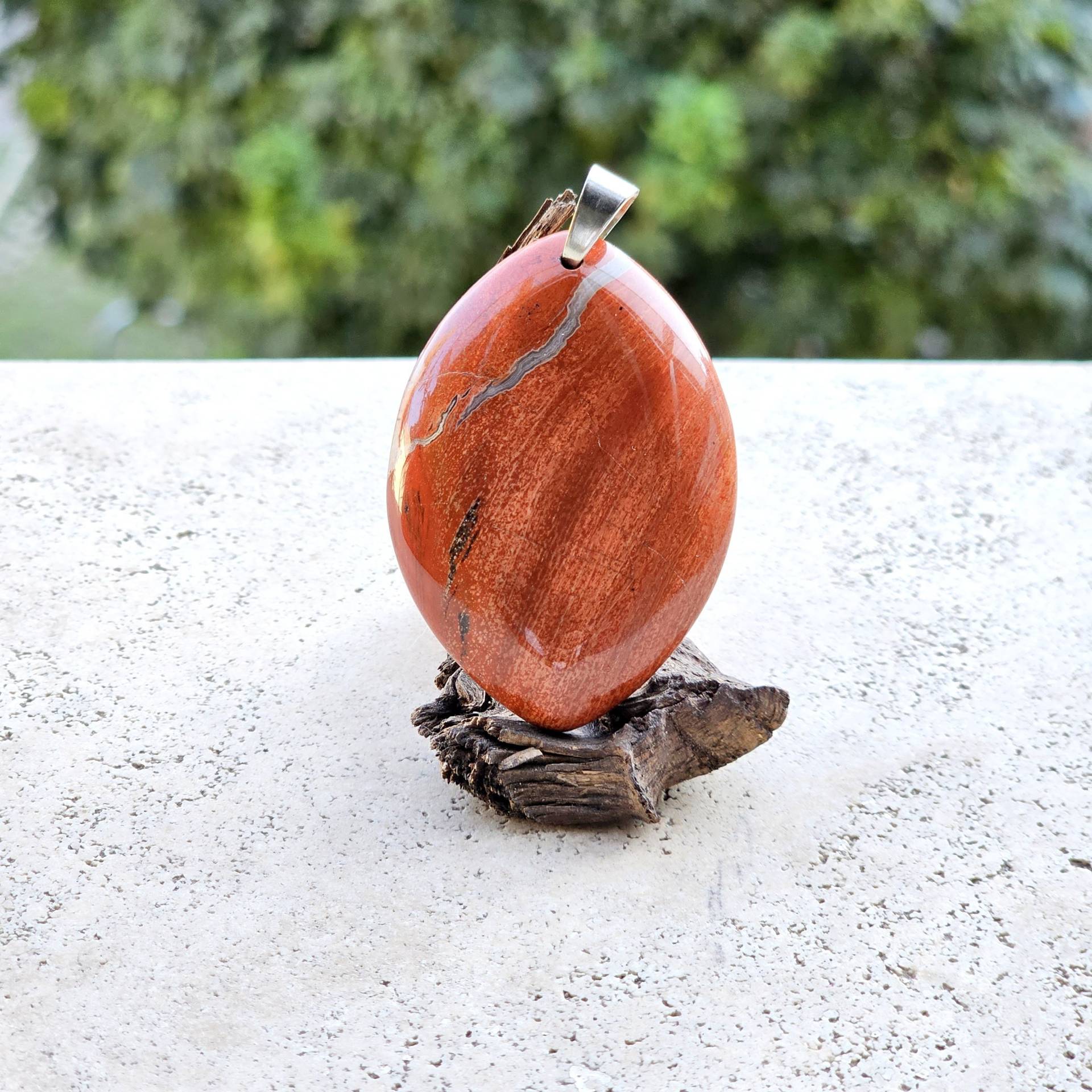 Terrakotta Achat Edelstein-Anhänger Mit Edelstahl Karabiner Verschluss von MissCitizenJewelry