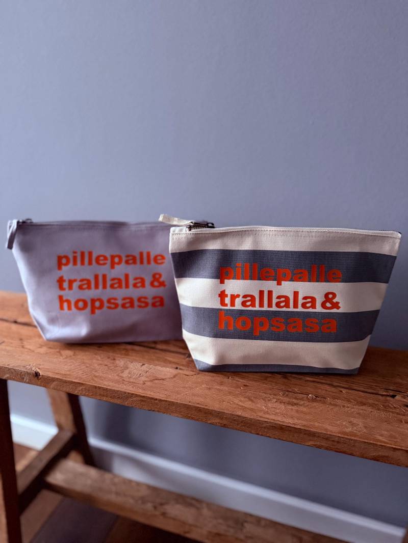 Kosmetiktasche Personalisiert Kulturtasche - Geschenk Mädchenkram Schnickschnack Kosmetik von MissDekoqueen