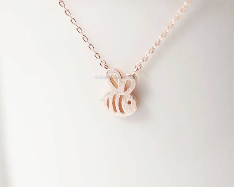 Honig Biene Halskette, Hummel Brautjungfer Geschenke, Hochzeitsgeschenke, Einfache Alltägliche Geschenkidee Honig Biene Halskette, Hummel Brautjungfer Geschenke, Hochzeitsgeschenke, Einfache Alltägliche Geschenkidee von MissDiary