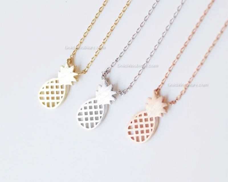 Kleine Ananas Halskette in Gold, Obst Halskette, Schmuck, Sommer Kleine Ananas Halskette in Gold, Obst Halskette, Schmuck, Sommer von MissDiary