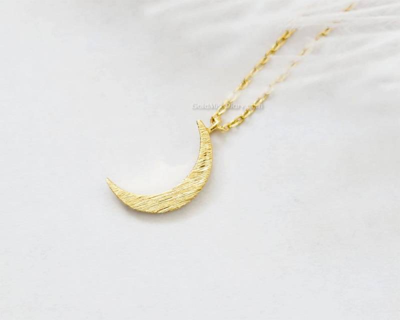 Kleine Crescent Moon Halskette in Gold, Mond Halskette, Halbmond Hochzeitsgeschenk, Brautjungfer Geschenkidee Kleine Crescent Moon Halskette in Gold, Mond Halskette, Halbmond Hochzeitsgeschenk, Brautjungfer Geschenkidee von MissDiary