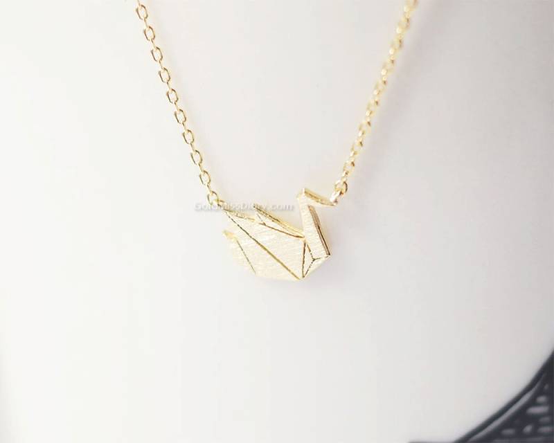 Origami Schwan Kette in Gold, Kranich Kette, Halskette Für Frauen, Geschenkideen/Hochzeitsgeschenke Brautjungfer Origami Schwan Kette in Gold, Kranich Kette, Halskette Für Frauen, Geschenkideen/Hochzeitsgeschenke Brautjungfer von MissDiary