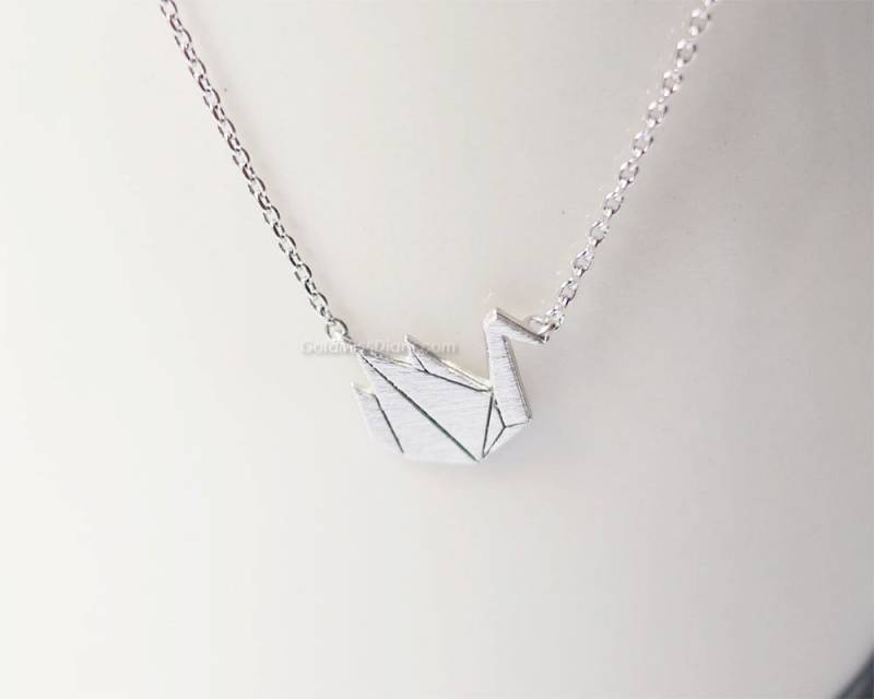 Origami Schwan Kette in Silber, Papier Halskette, Vogel Halskette Für Frauen, Geschenkidee/Hochzeitsgeschenke Brautjungfer Geschenke Origami Schwan Kette in Silber, Papier Halskette, Vogel Halskette Für Frauen, Geschenkidee/Hochzeitsgeschenke Brautjungfer Geschenke von MissDiary