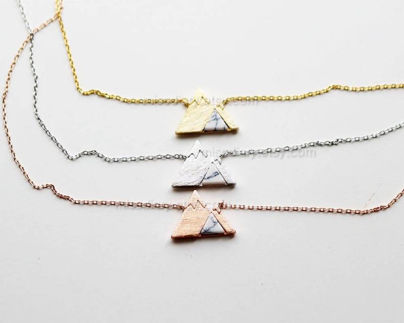 Weißen Edelstein Berg Halskette, Zierliche Weiße Stein Schneebedeckte Charme, Natur Schmuck, Geschenk-Ideen Weißen Edelstein Berg Halskette, Zierliche Weiße Stein Schneebedeckte Charme, Natur Schmuck, Geschenk-Ideen von MissDiary