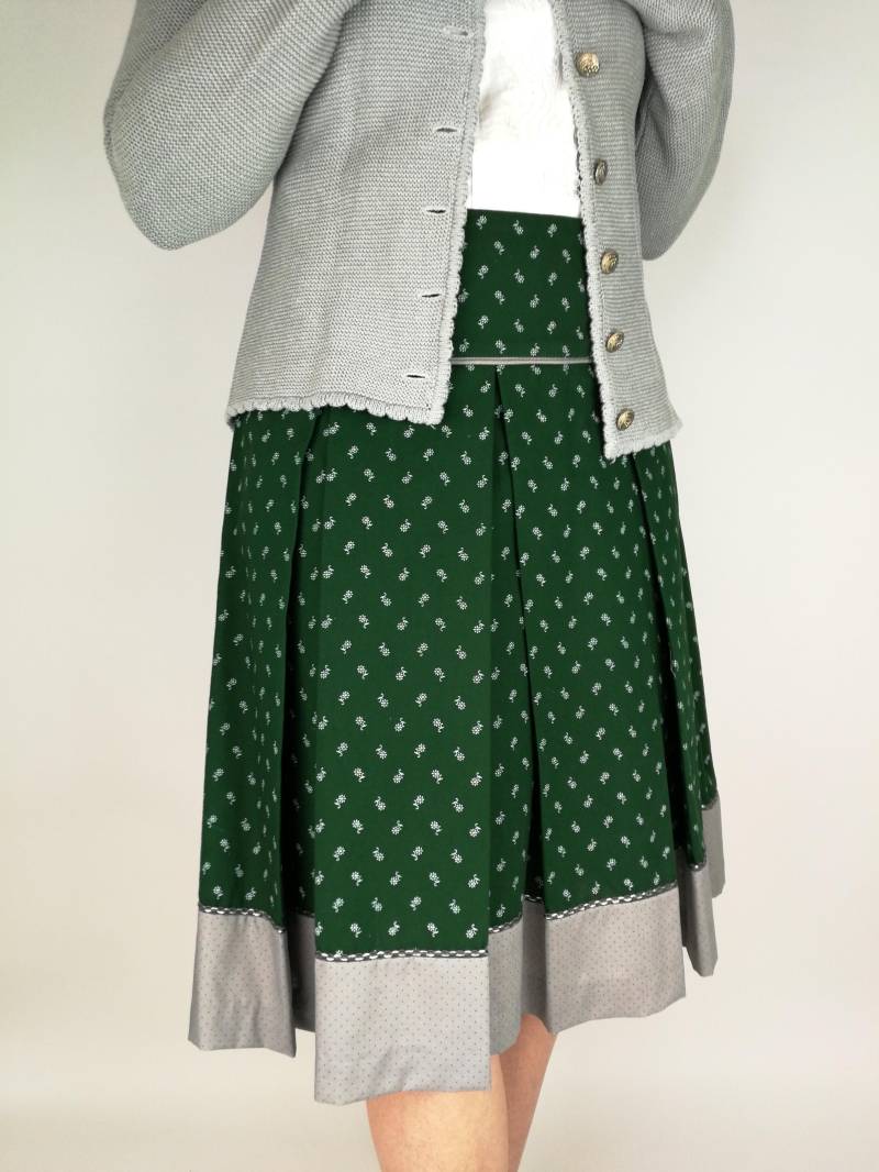 Einzelstück Gr. 38/40, Trachtenrock Grün Grau Mit Hirschmotiv, Leinen, Leinenrock, Kellerfalten, Faltenrock, Trachtenfaltenrock von MissEdelweiss