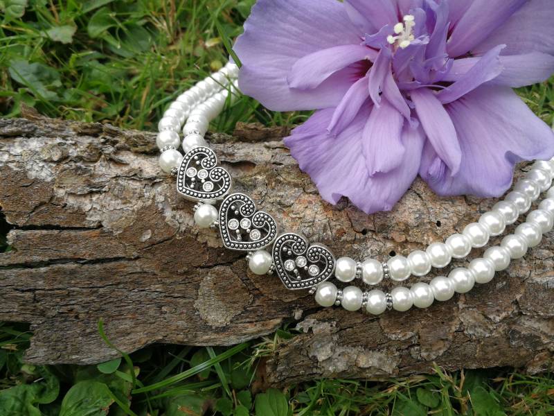 Kurze Trachtenkette Trachtenschmuck Mit Herzen, Zweireihig, Weiße Glaswachsperlen Für Dirndl, Halskette, Perlenkette, Collier, Dirndlschmuck von MissEdelweiss