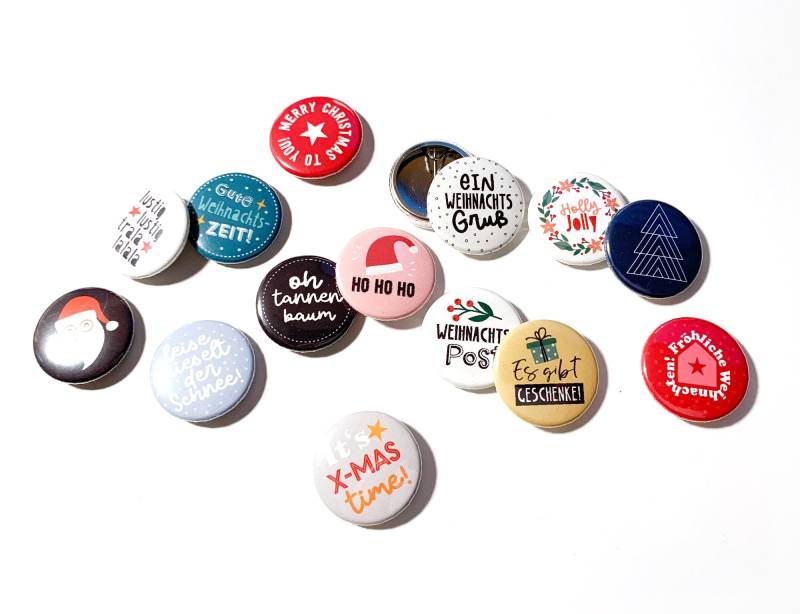 Pinback Buttons Mit Lustigen Weihnachtssprüchen Und Illustrationen von MissEllipirelliShop