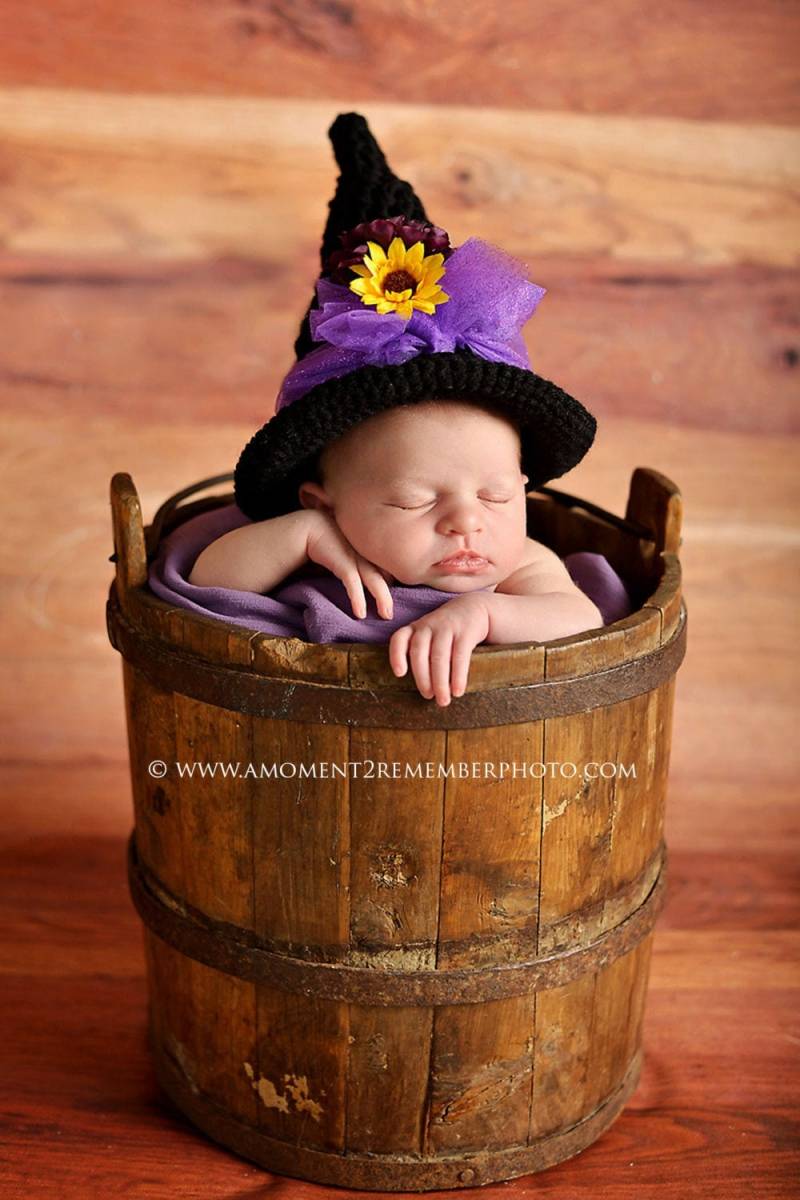 Gehäkelter Hexenhut Halloween Kostüm, Newborn Photo Prop von MissEmsCloset
