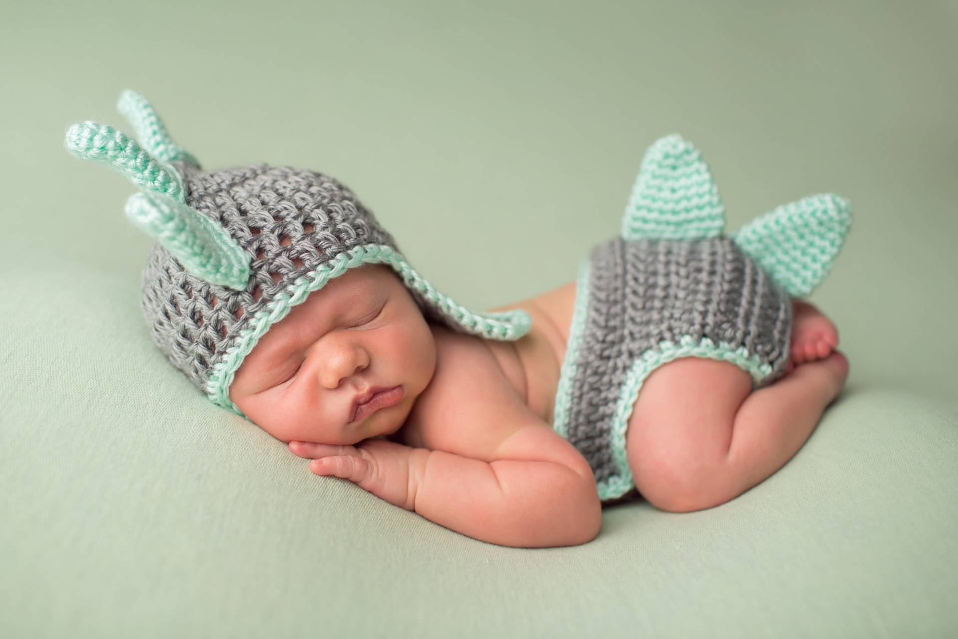 Neugeborenen Fotorequisite, Helmmütze, Windel Cover Set, Dino Mütze, Dinosaurier Kostüm von MissEmsCloset