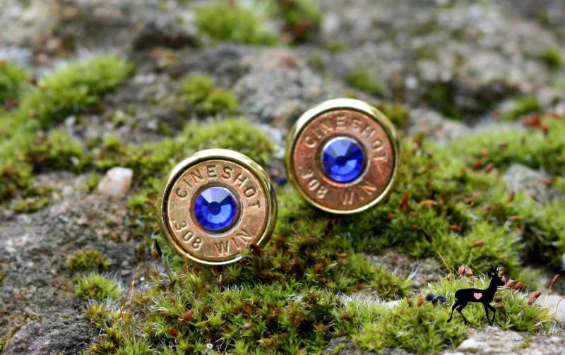 Ohrstecker Mit Swarovski-stein Und Patrone Hülse Saphirblau von MissHuntressJewelry