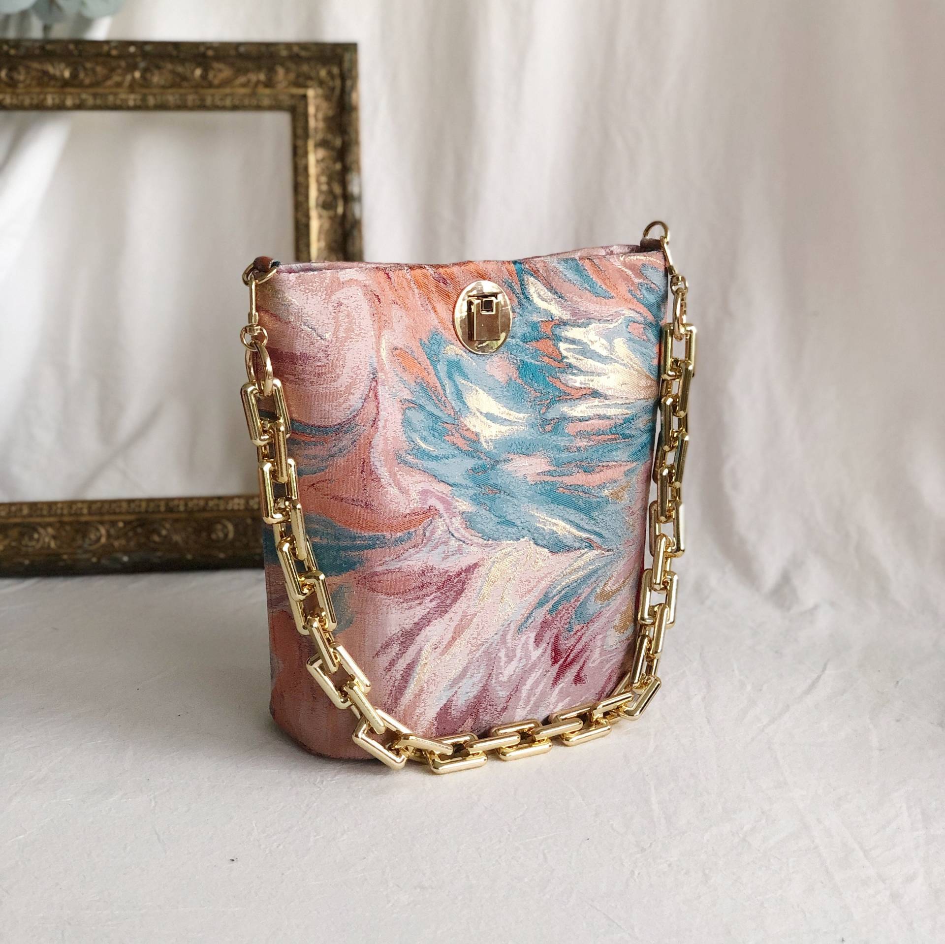 Rosa Ölgemälde Abstrakte Kunst Serie Design Kordelzug Handtasche Mit Chunk Kette von MissKisslock