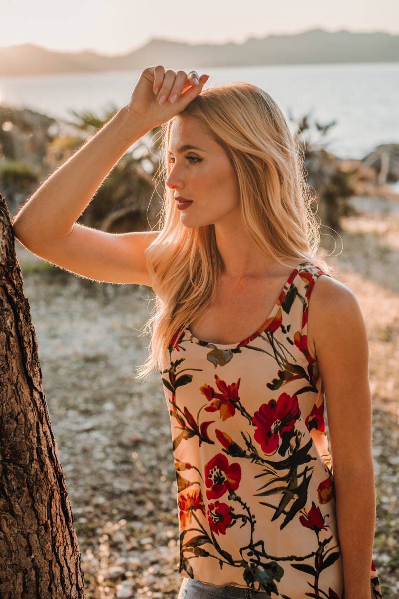 Seidiges Boho Top, Frau Seide Tank Top Ärmelloses Shirt, Crop Basic Damen Shirt von MissKitschStore