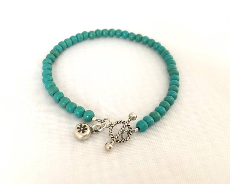 Einfache Türkis-Armband Mit Handwerker Sterling Silber Knebel Verschluss & Blume Charme Einfache Türkis-Armband Mit Handwerker Sterling Silber Knebel Verschluss & Blume Charme von MissKooRoosBeads
