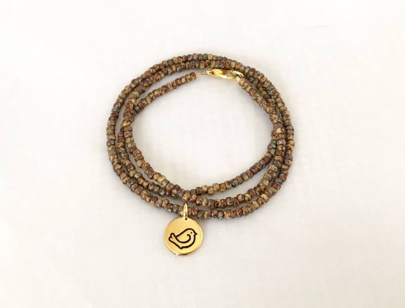 Perlen Wickeln Armband Mit Vogel Charme Perlen Wickeln Armband Mit Vogel Charme von MissKooRoosBeads