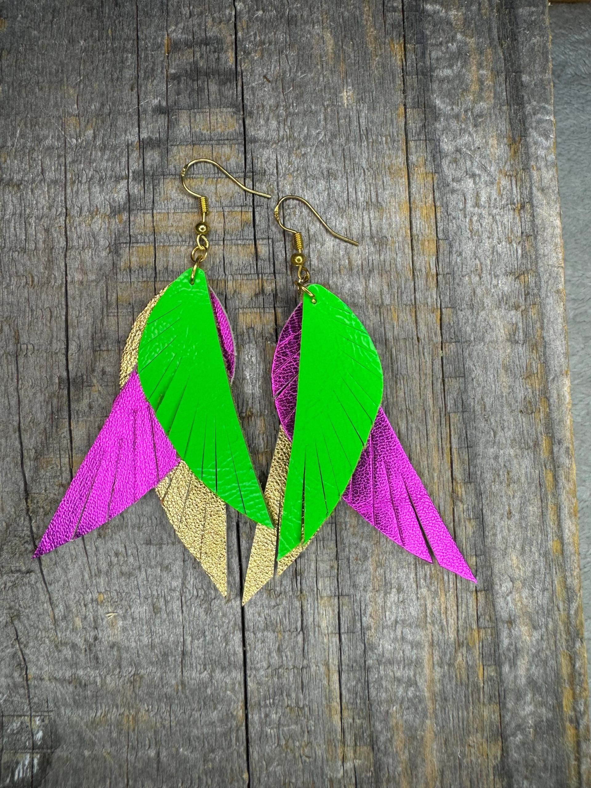 Lederohrringe Neon Federn Federdesign Boho Festival Hingucker Ohrring Style Leder Lederohrringe Neon Federn Federdesign Boho Festival Hingucker Ohrring Style Leder von MissLakshmi