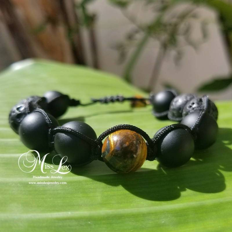 12mm Edelstein Shambala Armband Mit Tigerauge, Lava Und Matt Black Onyxperlen von MissLexJewelry