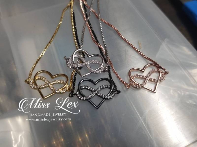 Cubic Zirconia Unendliche Liebe Verstellbar Armband Cubic Zirconia Unendliche Liebe Verstellbar Armband von MissLexJewelry