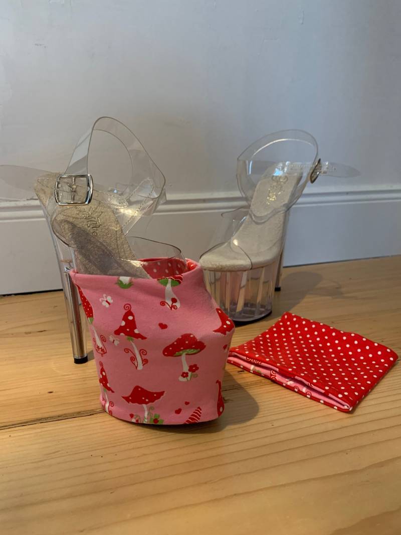 Plateau-/Heelschoner Bea Zum Wenden Mit Fliegenpilzmotiv Und Punkten von MissMonkeyPolewear