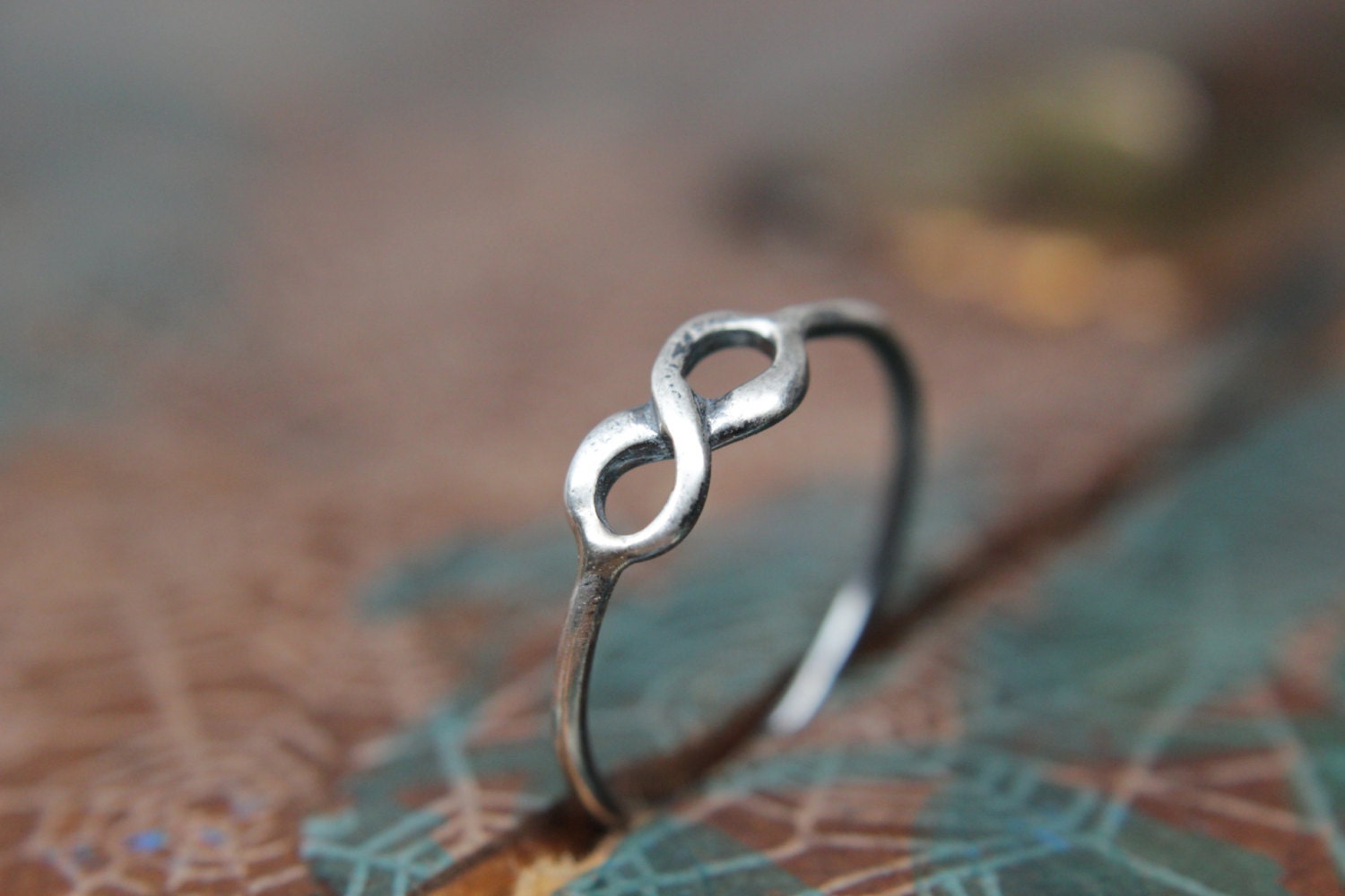 To Infinity Stapelring. Sterling Silber Ring. Zarter Zierlicher Unendlichkeitssymbol Ring Für Ihre Liebe von MissNovemberStudio