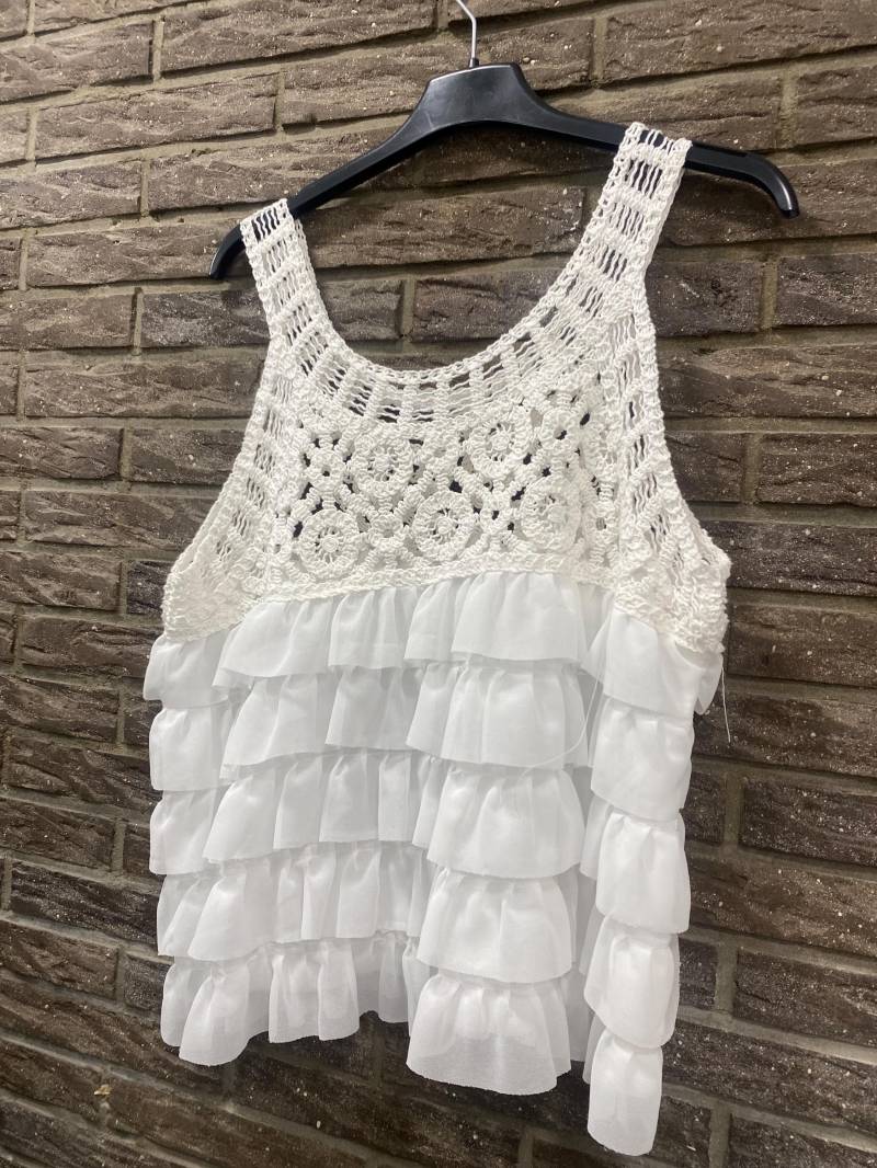 Weißes Häkel-Top Mit Rüschen - Sommer Top Im Boho Stil Luftiges Trägertop Festival Look Missnugi von MissNugi