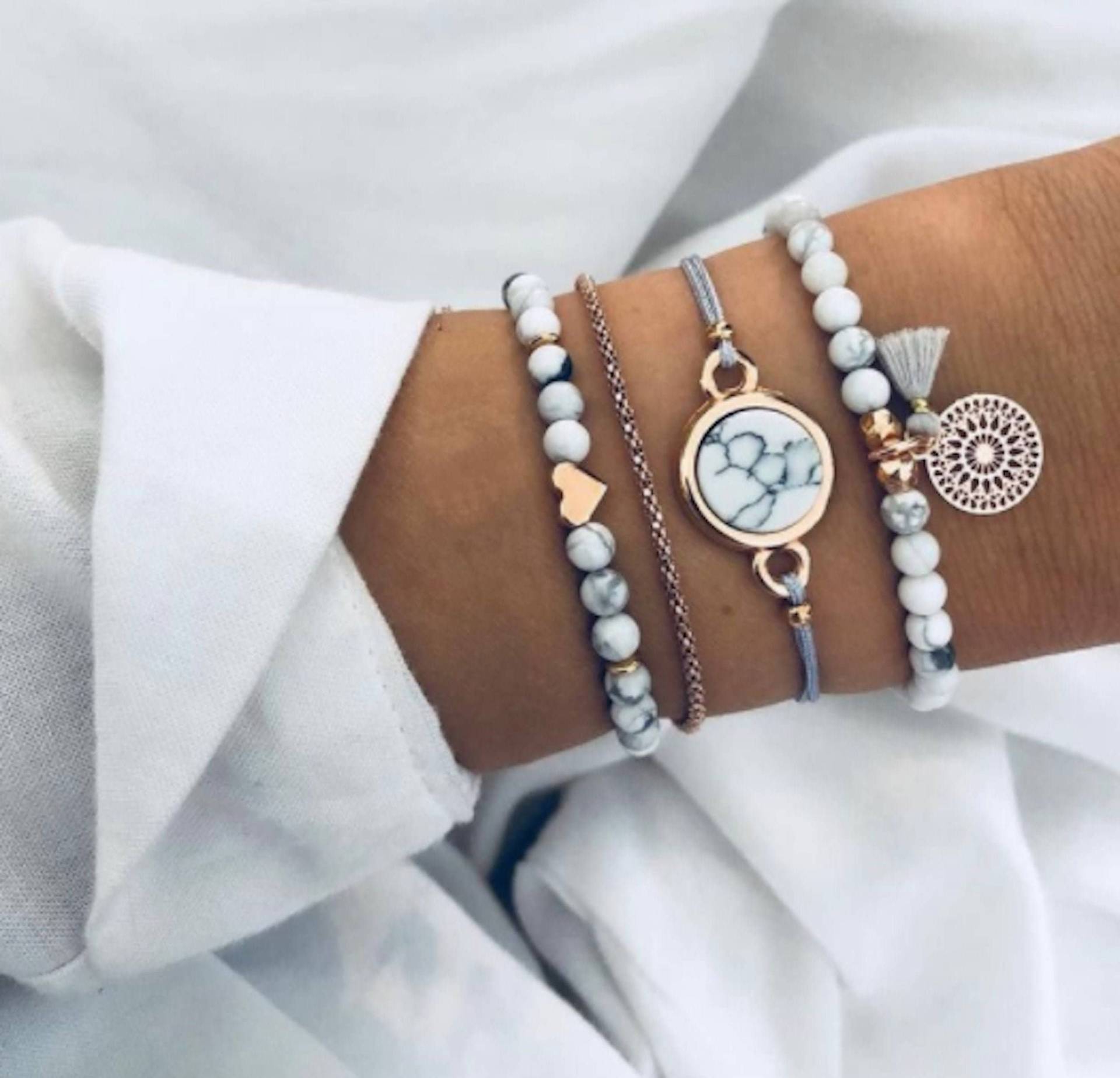 4 Stück Boho Winzige Herz Perlen Quaste Armbänder Frau Mädchen Kinder, Süßes Handgemachtes Armband, Verstellbare Armreif, Geschenk Für Sie von MissPrincessStore