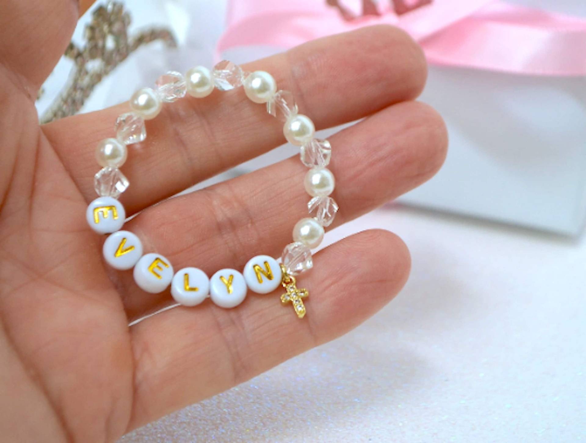 Perle Kristall Kreuz Armband, Strass Mädchen Name Personalisierte Baby Babypartygeschenk, Neugeborene, Kleinkind Geschenk von MissPrincessStore