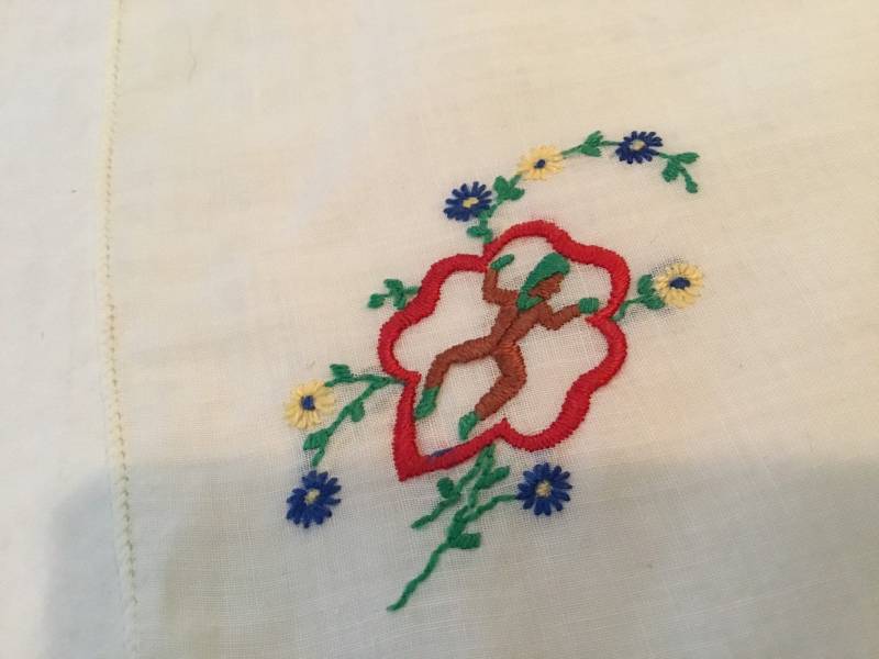 Vintage Taschentuch/Red Brownie Trefoil Emblem Gestickt Vintage Taschentuch/Red Brownie Trefoil Emblem Gestickt von MissPyms