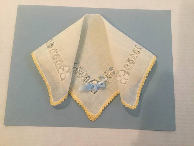 Vintage Taschentuch/Weiße Gezogene Fadenstickerei Something Blue Vintage Taschentuch/Weiße Gezogene Fadenstickerei Something Blue von MissPyms