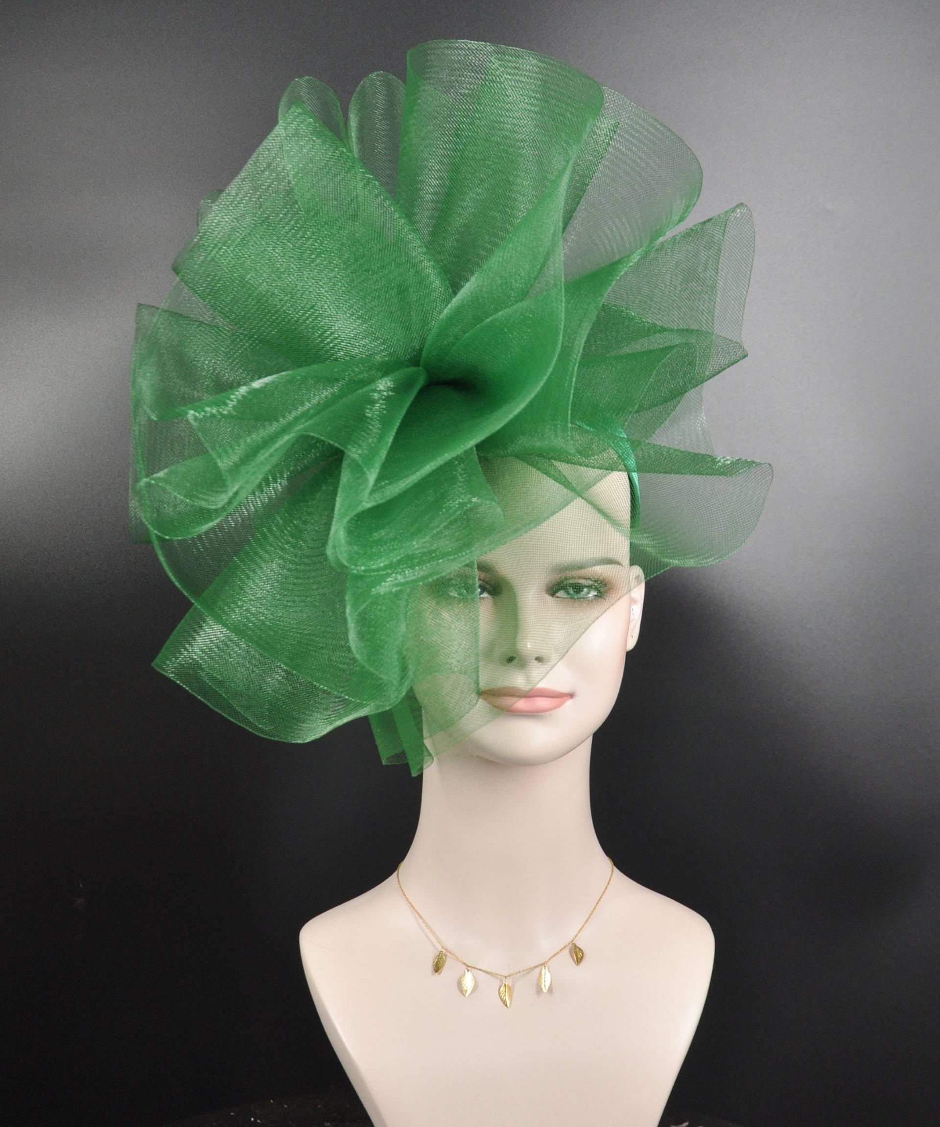 Fascinator Hut Kirche Kentucky Derby Teeparty Hochzeit Ostertag Royal Ascot Pferderennen Oaks Tageshut Cocktailhut Grün von MissRaceKentuckyHat