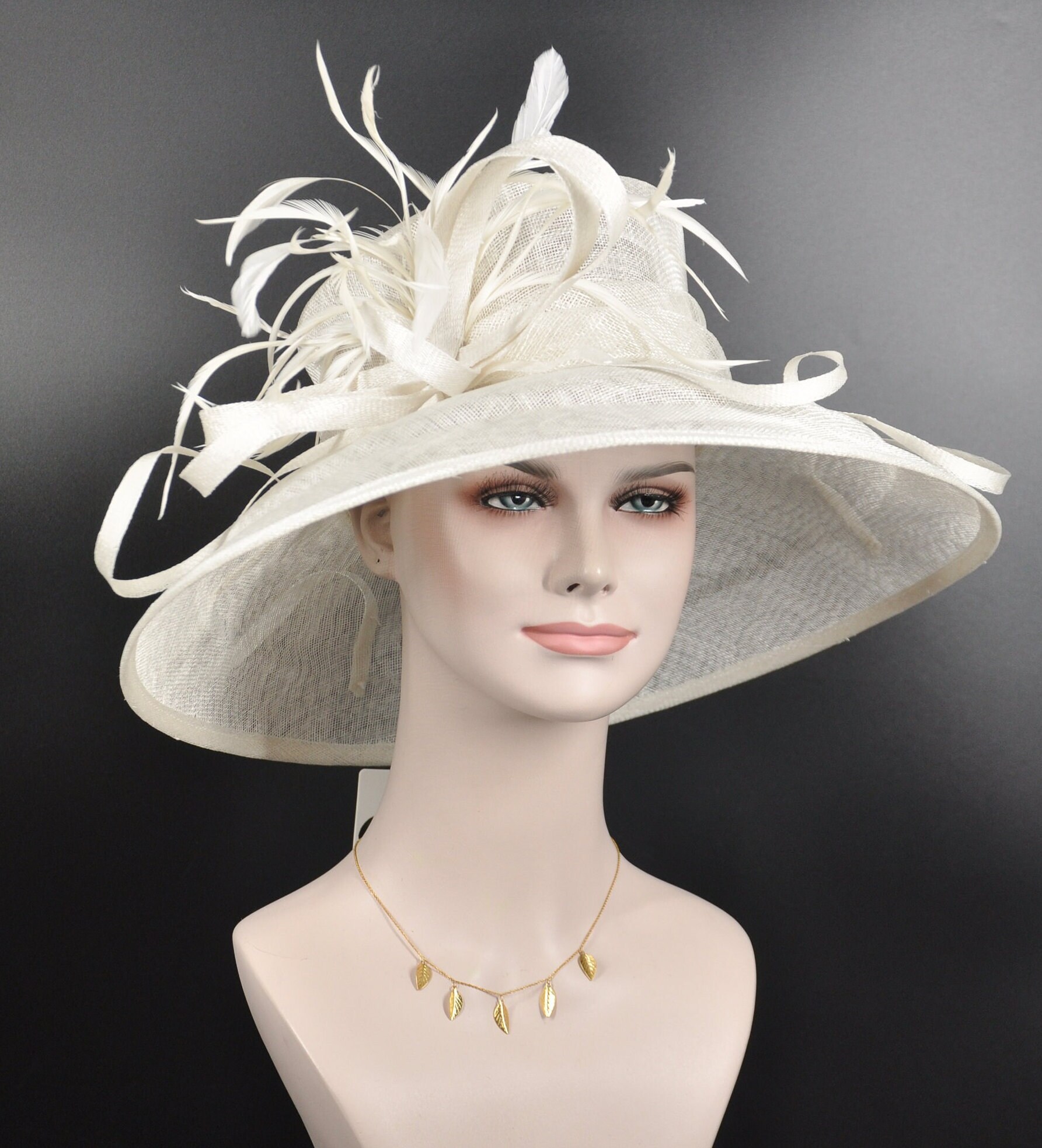 Kirche Kentucky Derby Hut Kutsche Teeparty Hochzeit Breite Krempe Royal Ascot Pferderennen Eichen Tageshut Weiß von MissRaceKentuckyHat