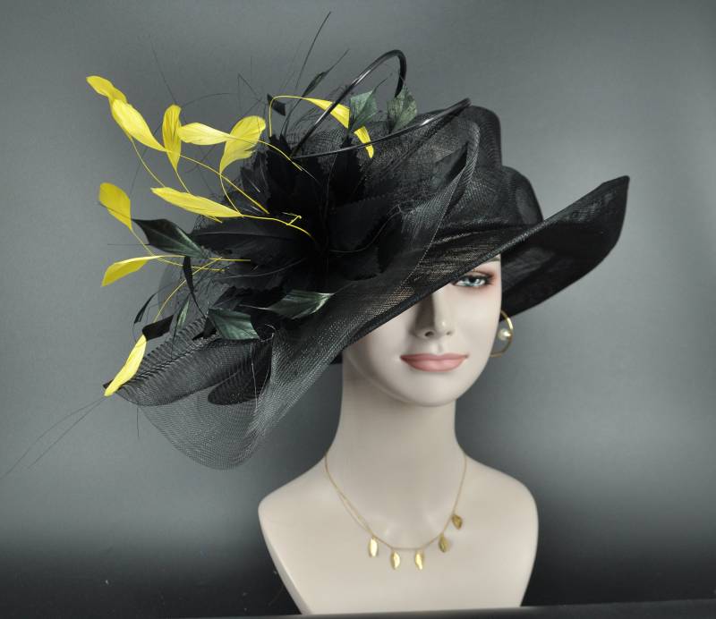 Kirche Kentucky Derby Hut Kutsche Teeparty Hochzeit Feder Blumen Und Strauß Stacheln Schwarz Mit Gelb von MissRaceKentuckyHat