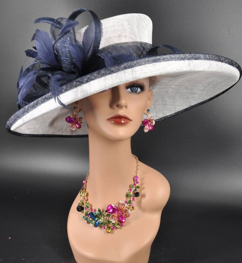 Kirche Kentucky Derby Hut Kutsche Teeparty Hochzeit Royal Ascot Mit Breiter Krempe Frau in Festem Sinamay Weiß Marineblau von MissRaceKentuckyHat